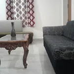 Giri Service Apartment