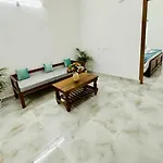Tirupati Homestay - Shilparamam - Luxury Ac Apartments By Stayflexi - Fast Wifi, Kitchen, Android Tv - Walk To Ps4 Pure Veg Restaurant - Easy Access To Airport, Railway Station And To All Temples