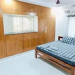 Truelife - Chinmai Nivas - Breakfast - Modern 2Bhk Homes For Family - Tirumala Mountain View - Fast Wifi - Peaceful Location - Many Restaurants Nearby - Hall, Ac Bedrooms, Modular Kitchen - Android Tv - 250 Jio Channels - Top Service With Lots Of Lov