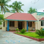 Brundha Homestay Villa With Garden