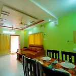 S S Home Stay -2Bhk & 1Bhk Luxury Ac Service Apartments For Group Of Families - Best Location - Modular Kitchen - Super Fast Wi-Fi- Near To Tirupati Bus Stand And Railway Station