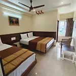 Hotel Dkr Grand