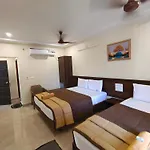 Hotel Dkr Grand
