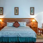 S S Home Stay -2Bhk & 1Bhk Luxury Ac Service Apartments For Group Of Families - Best Location - Modular Kitchen - Super Fast Wi-Fi- Near To Tirupati Bus Stand And Railway Station