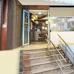 Super Hotel O Padmavathi Puram Near Railway Station