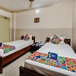 Fabhotel Aditya Yatri Nivas - Nr Tirupati Railway Station