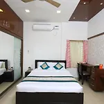 Oyo 10701 Moukthi Apartment