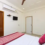 Oyo 10701 Moukthi Apartment