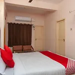 Oyo 16749 Hotel Paris