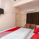 Oyo 16749 Hotel Paris