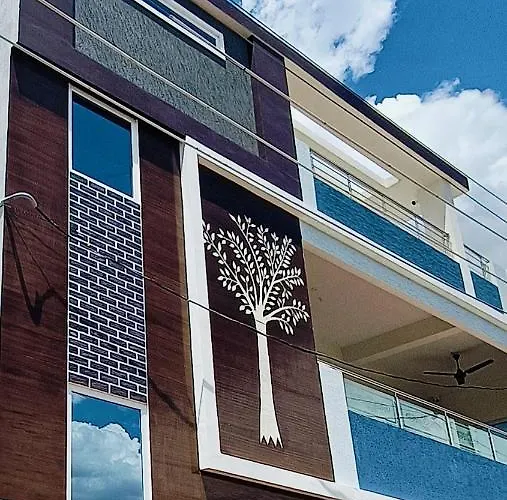 Truelife - Chinmai Nivas - Breakfast - Modern 2Bhk Homes For Family - Tirumala Mountain View - Fast Wifi - Peaceful Location - Many Restaurants Nearby - Hall, Ac Bedrooms, Modular Kitchen - Android Tv - 250 Jio Channels - Top Service With Lots Of Lov
