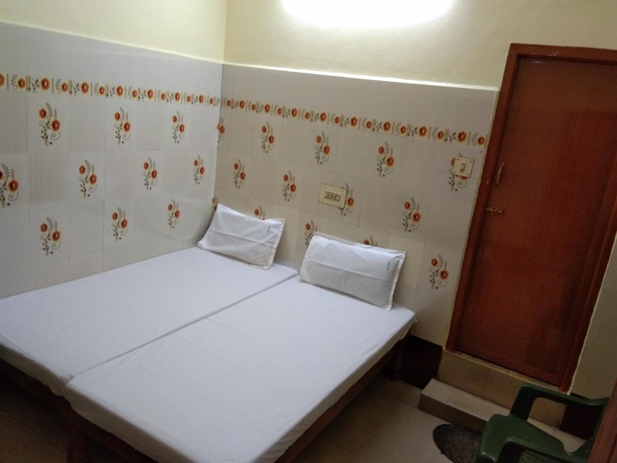 Sriram Lodge *
