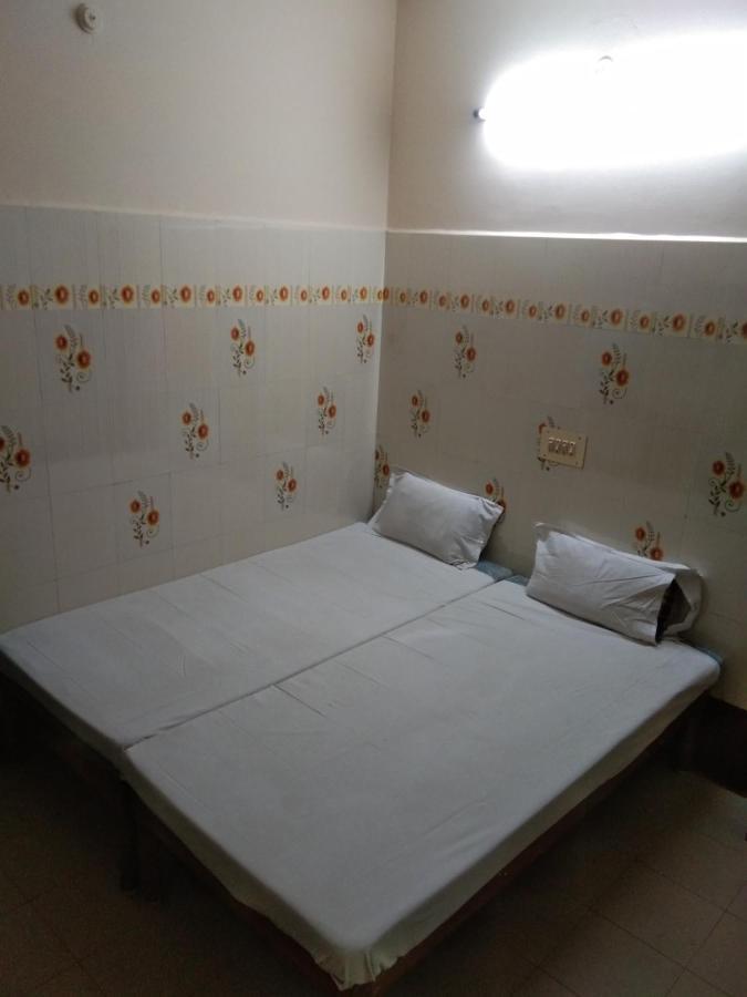Lodge Sriram