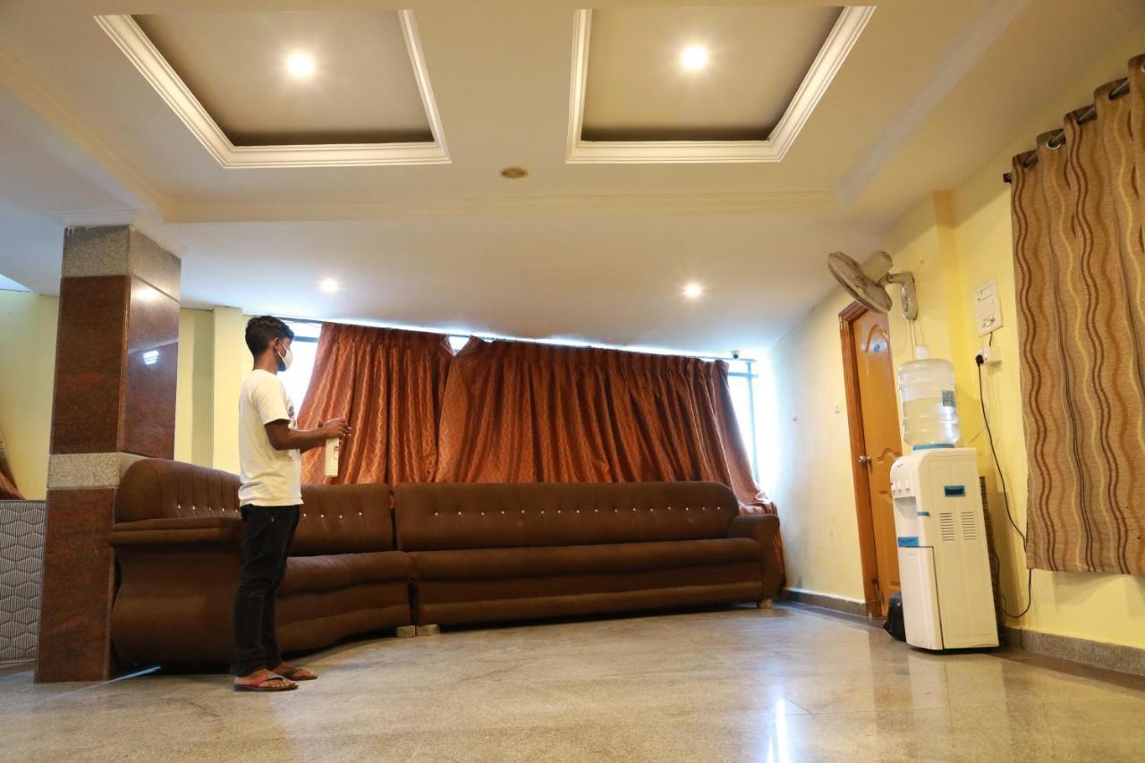 Sravanthy Love hotel