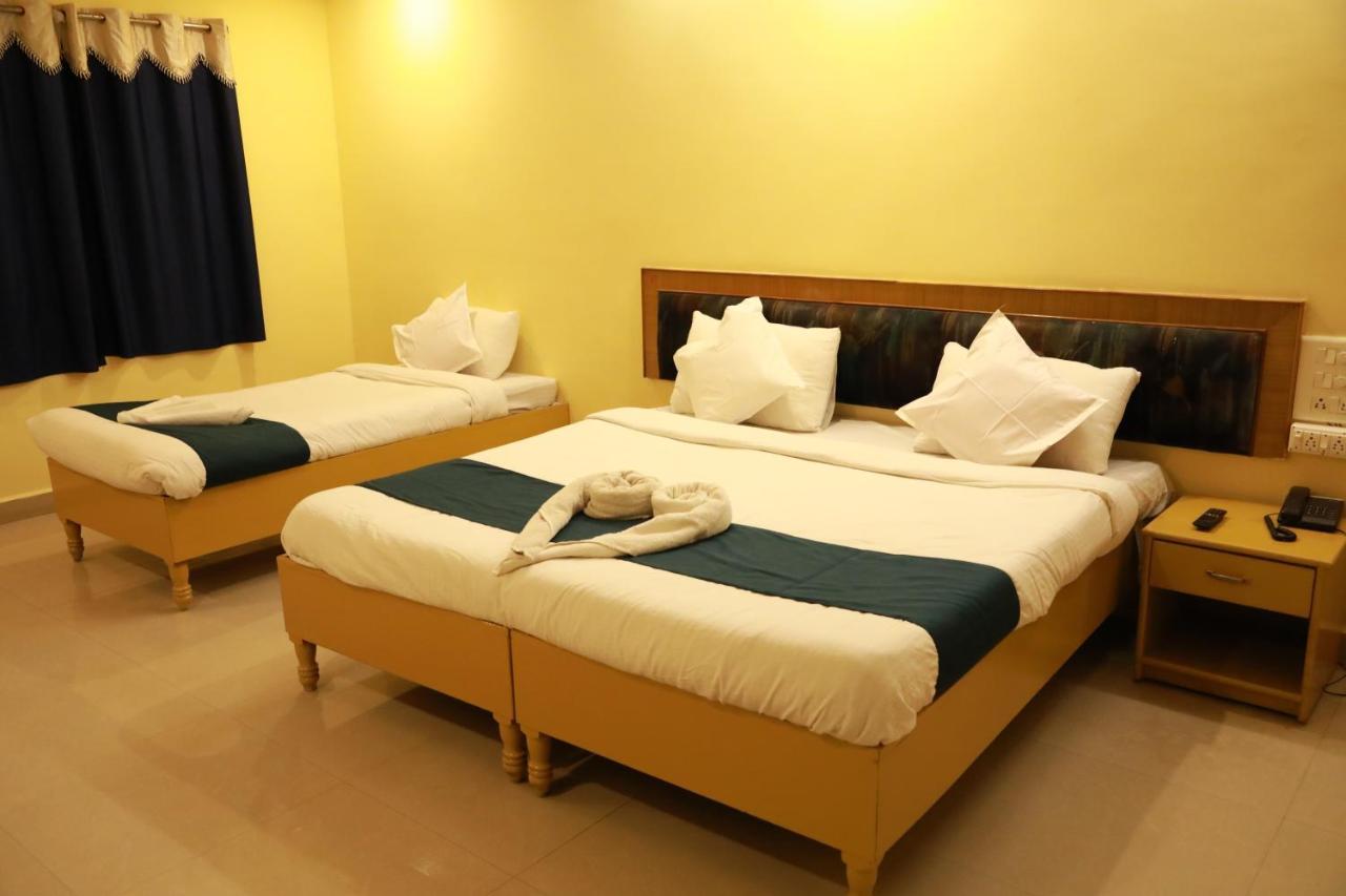 Sravanthy Love hotel 2*