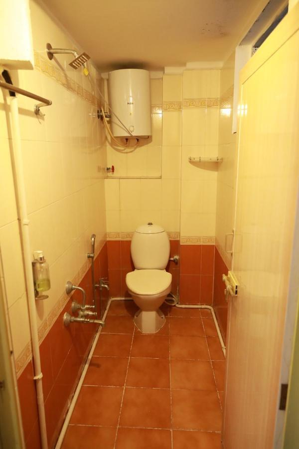 Sravanthy Love hotel
