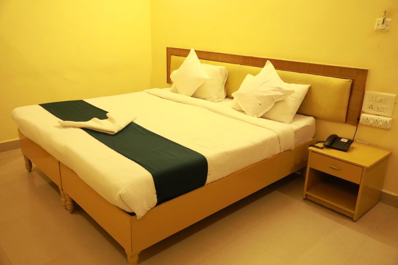 Sravanthy Love hotel Tirupati