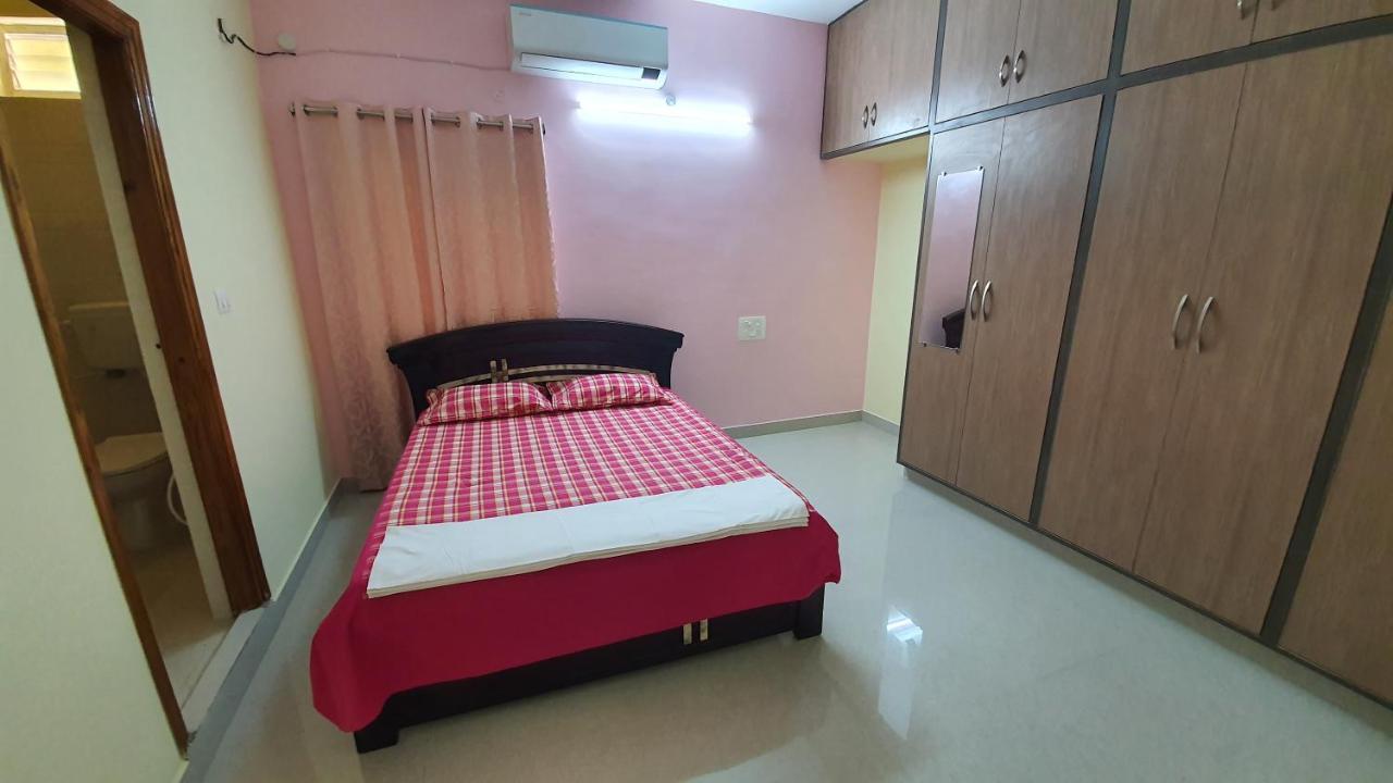 Homestay: 2bhk Family With Ac Near Alipiri Apartment *