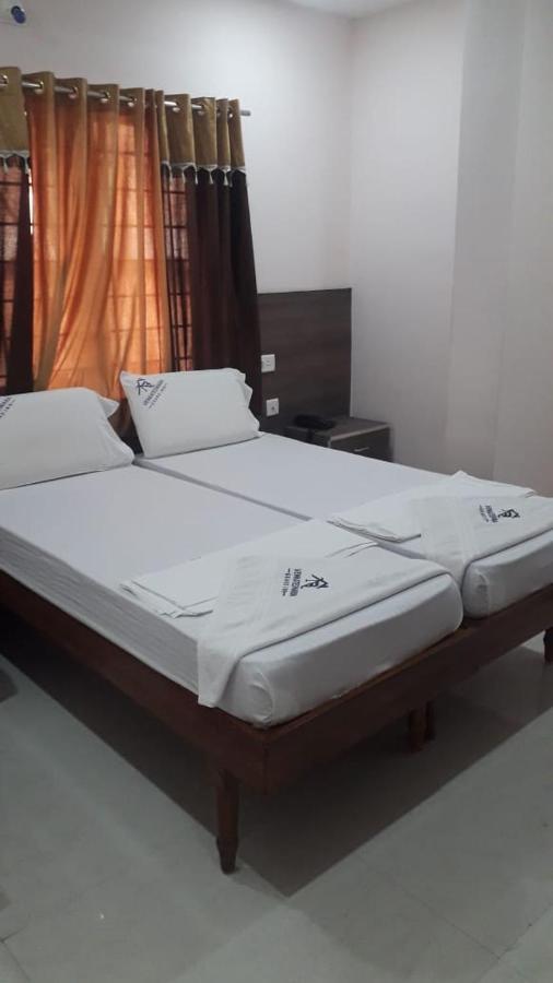 Pickurstay@V Grand Inn Hotel Tirupati