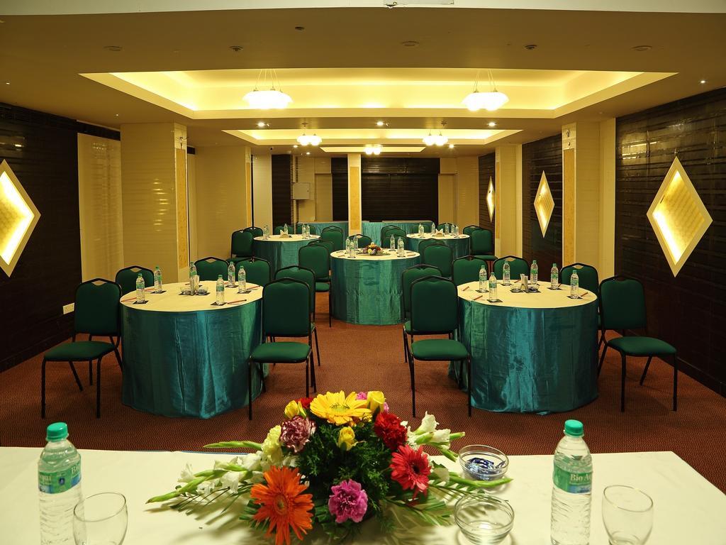 Renest Hotel 3*