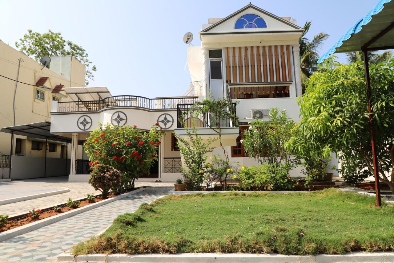 Divinehomestay Comfort * Tirupati