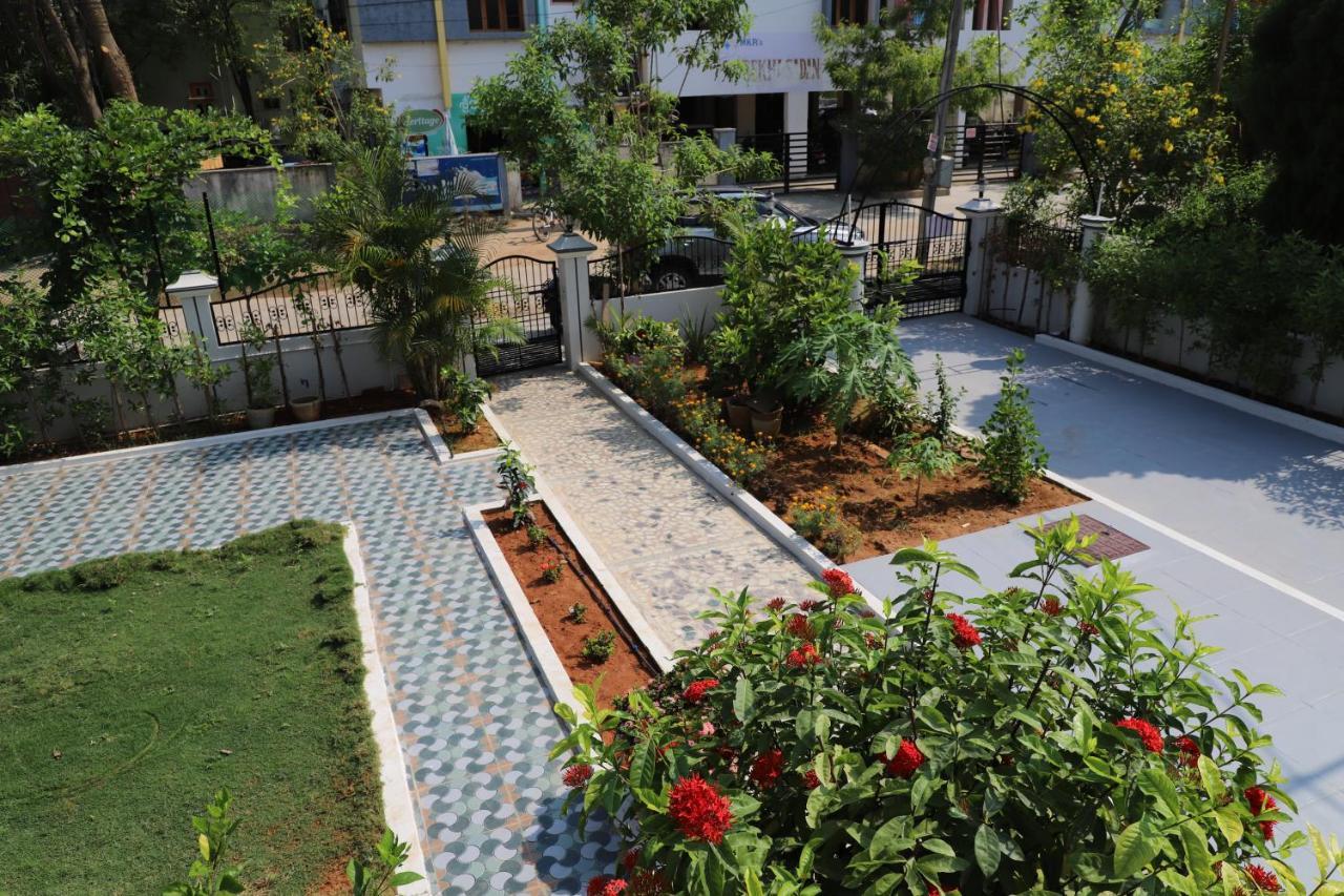 Divinehomestay Comfort *