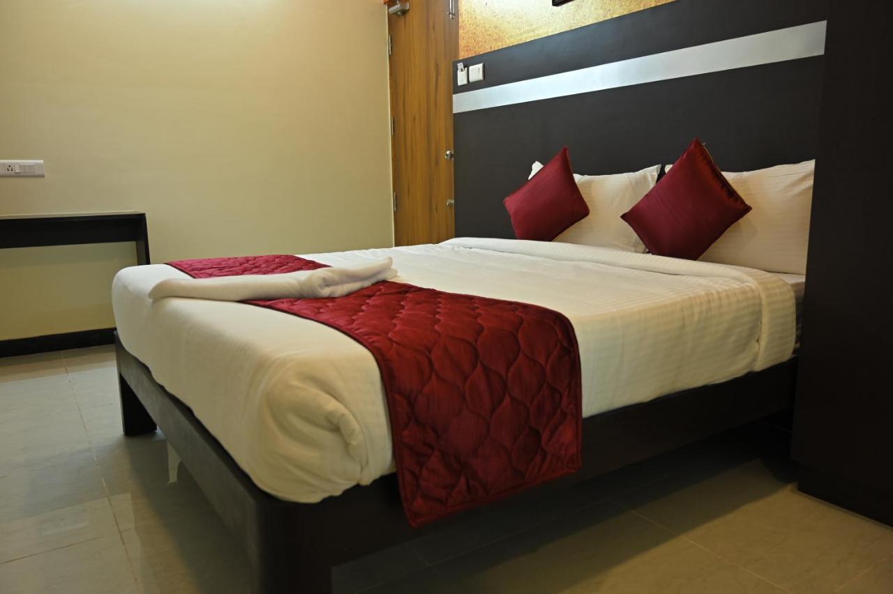 Hotel Treebo Sripadha Residency Alipiri Road