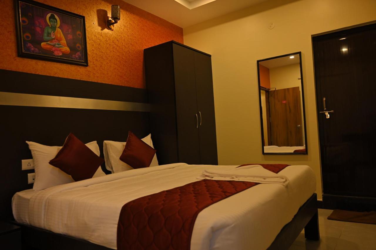 Hotel Treebo Sripadha Residency Alipiri Road 3*