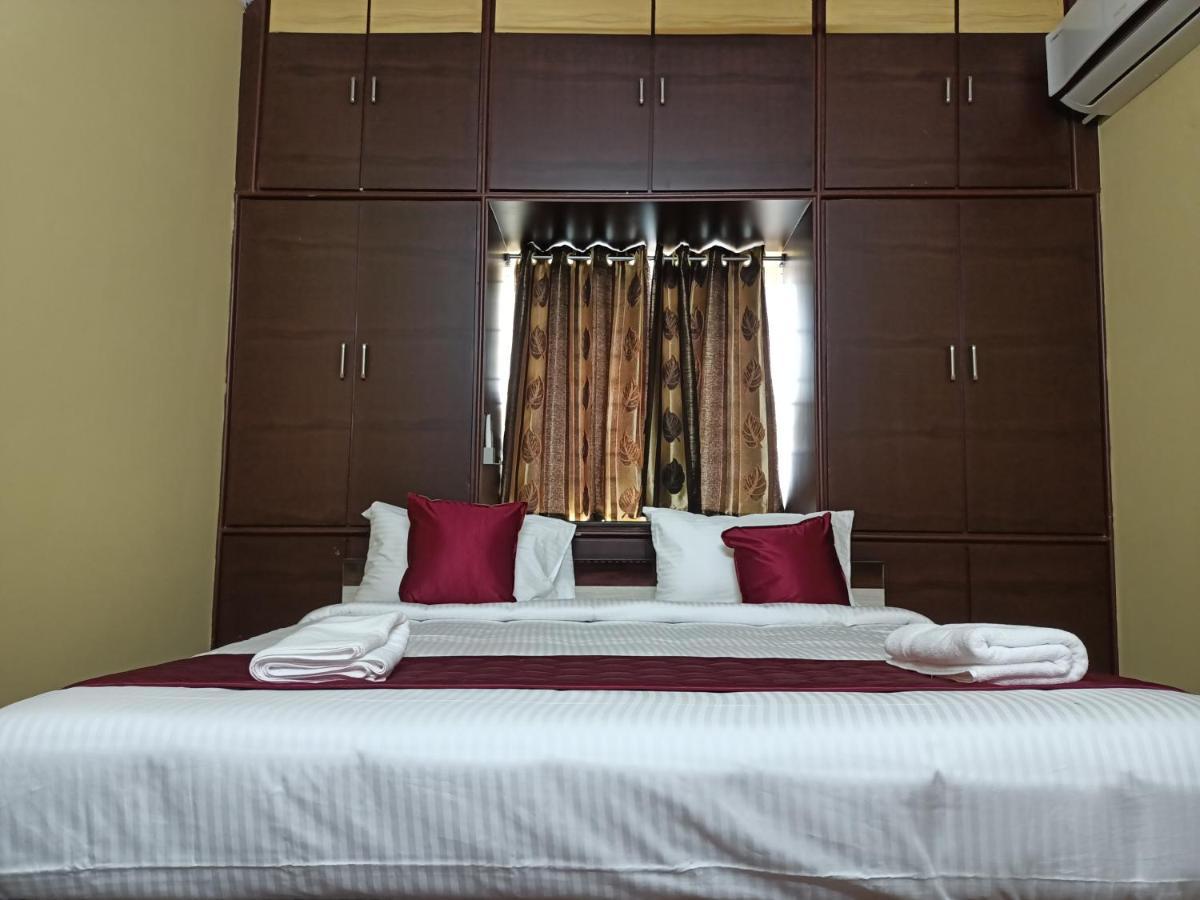 Four Seasons Homestay *