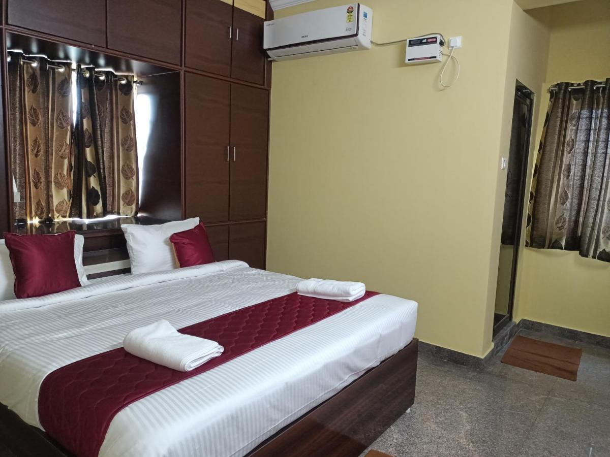Four Seasons Homestay *