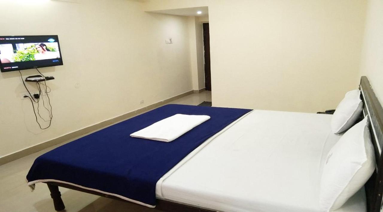 Hotel Nithin Krishna Tirupati, Opp Vishnu Nivasam, Walkable Distance From Railway Station