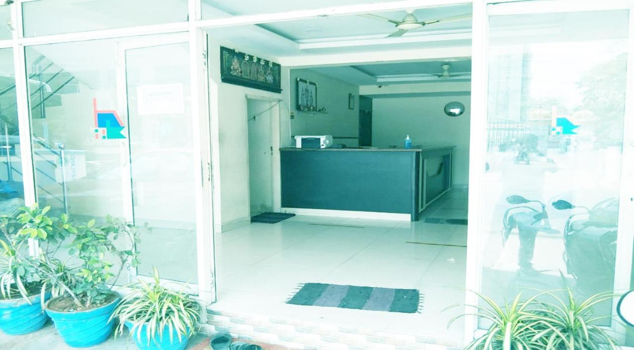 Nithin Krishna Tirupati, Opp Vishnu Nivasam, Walkable Distance From Railway Station 2*