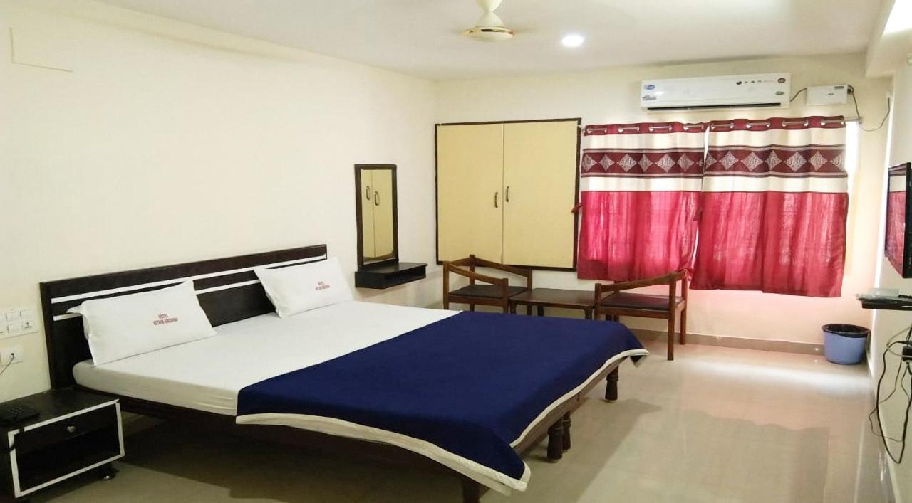 Nithin Krishna Tirupati, Opp Vishnu Nivasam, Walkable Distance From Railway Station Hotel 2*