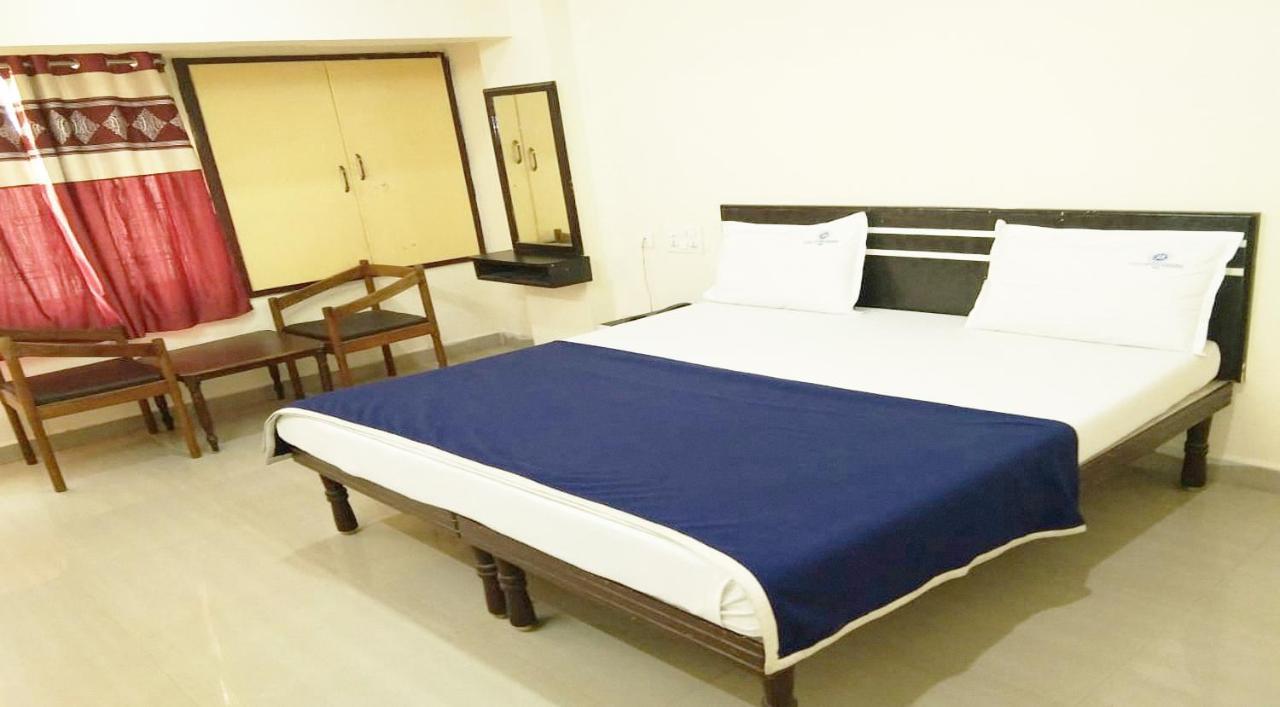 Nithin Krishna Tirupati, Opp Vishnu Nivasam, Walkable Distance From Railway Station