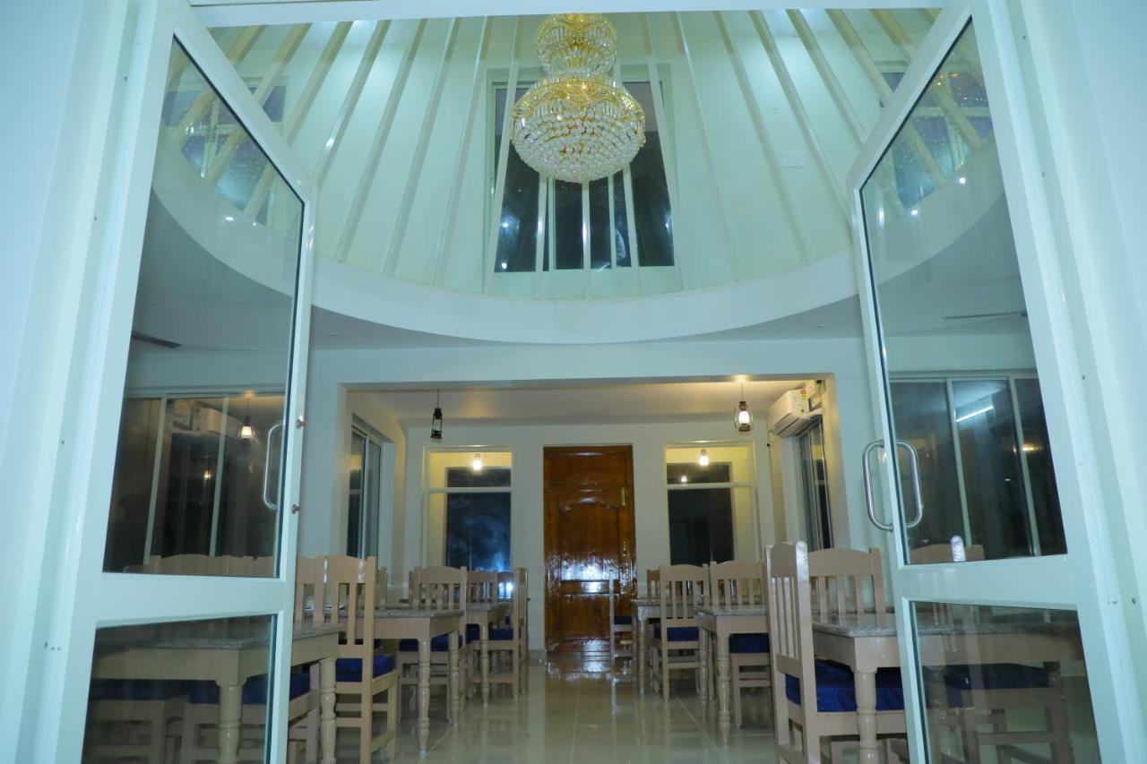 Hotel Srinivasa *