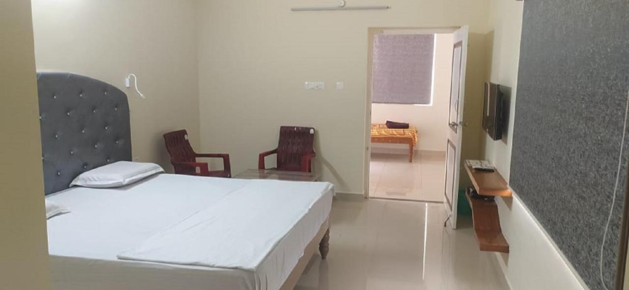 Hotel Srinivasa Tirupati