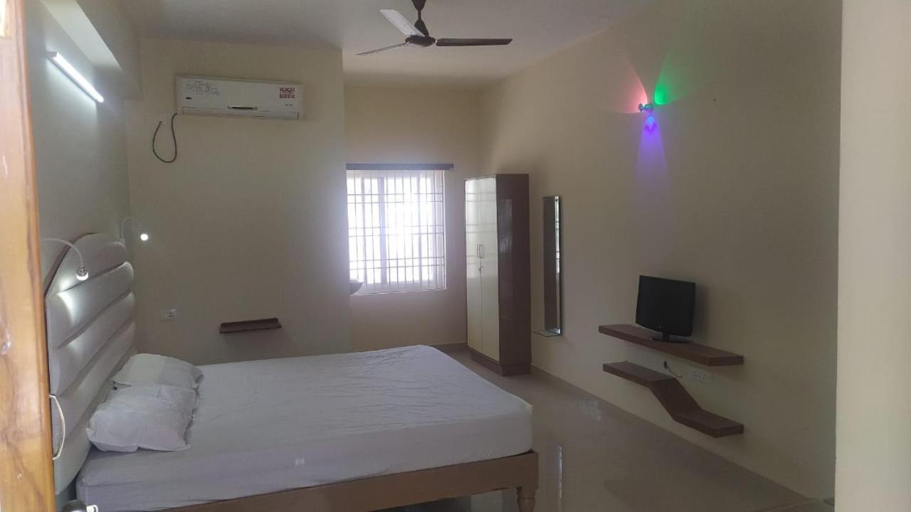 Hotel Srinivasa