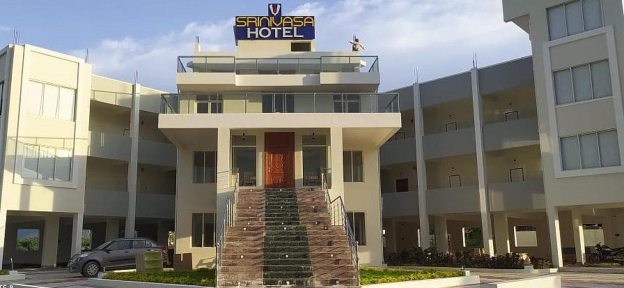 Srinivasa Hotel Tirupati