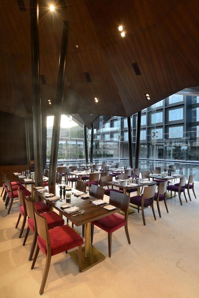 Marasa Sarovar Premiere Hotel 5*