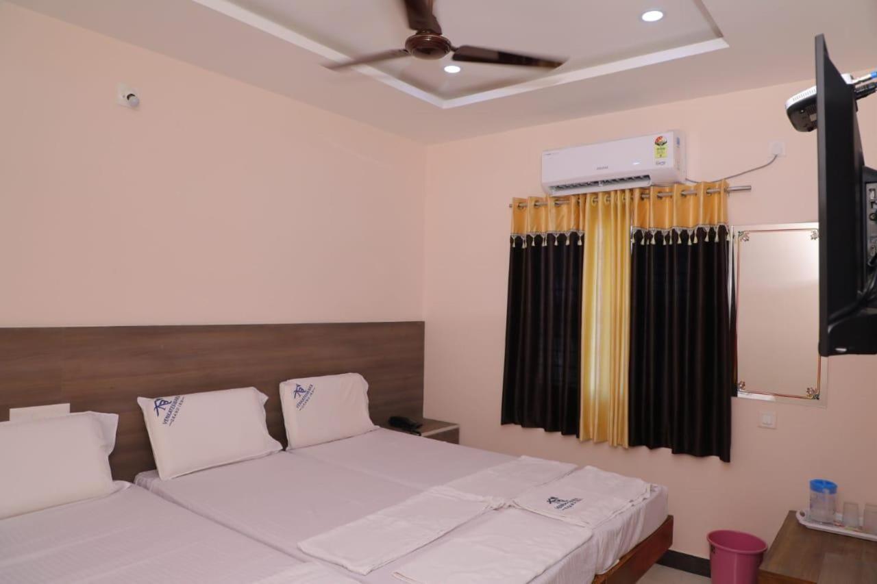 Pickurstay@V Grand Inn 3* Tirupati