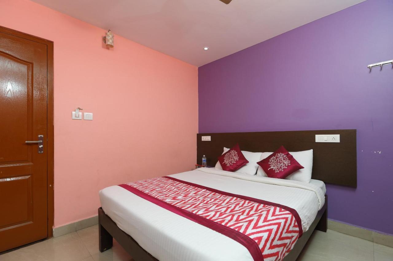 Collection O 6637 Udayees Bvn Grand Hotel 3*