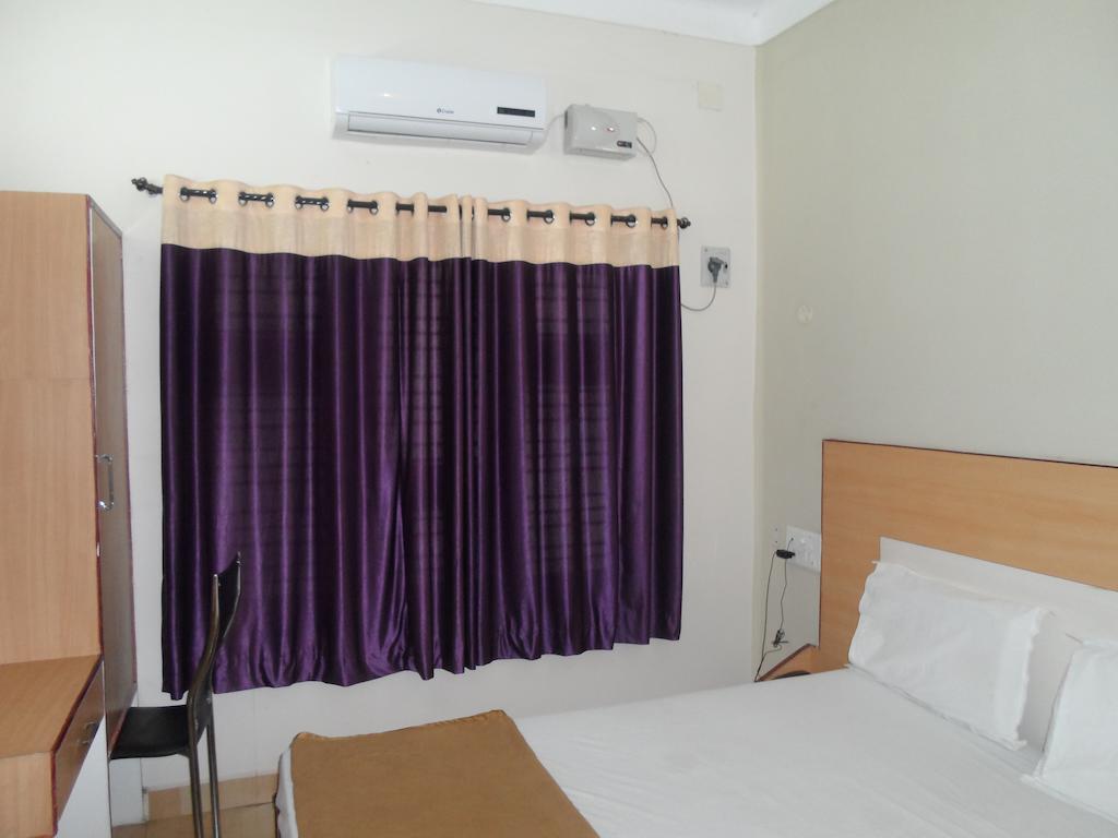 Hotel Pasuparthy Residency