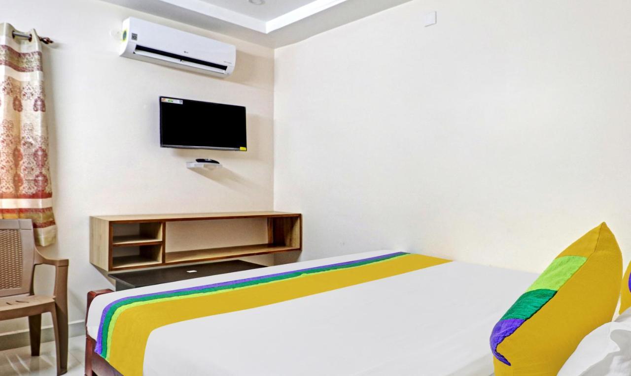 Itsy By Treebo - Vardhan Hotel
