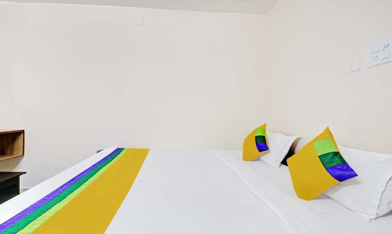 Itsy By Treebo - Vardhan Hotel 3*