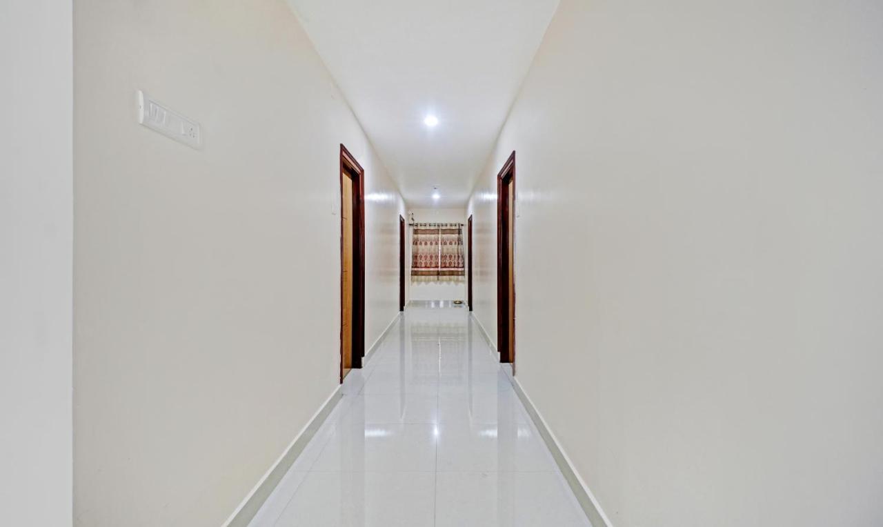 Itsy By Treebo - Vardhan Hotel 3*