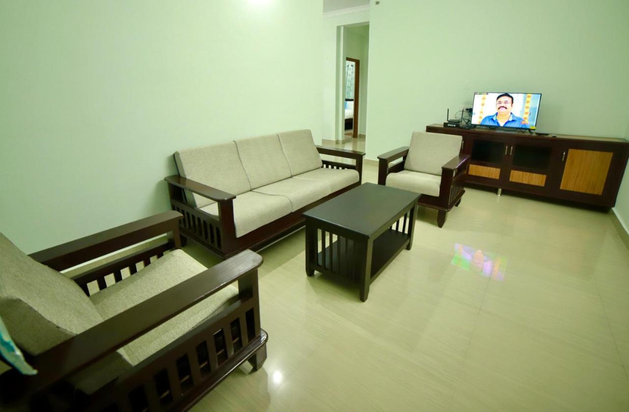 Apartment Truelife - Srs Residency - 2Bhk Ac Apartments For Families - 10 Minutes To Alipiri Gate By Direct Flyover - Walk To Ps4 Pure Veg Restaurant - Fast Wifi, Kitchen, Android Tv - 250 Jio Channels - Easy Access To Airport, Railway Station And To All Templ *