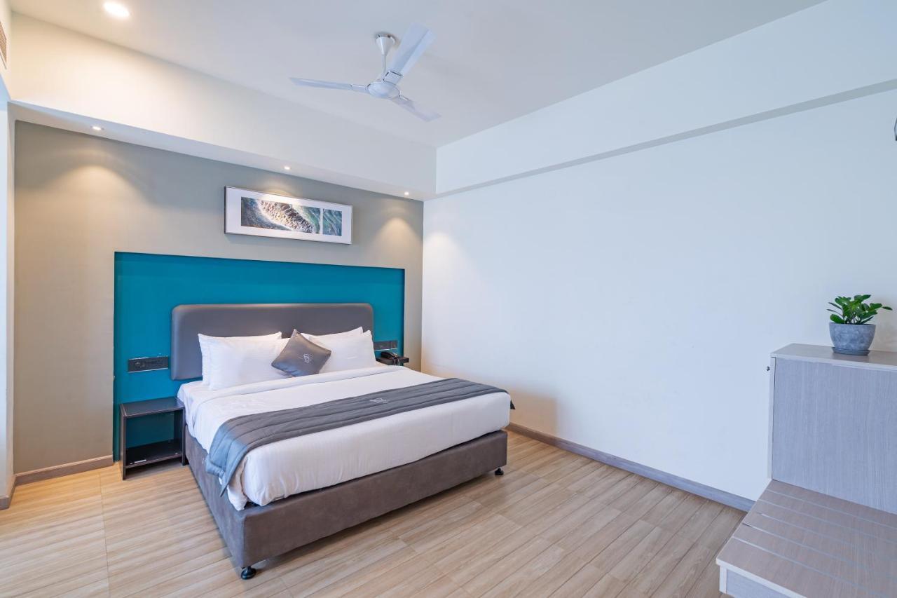 Republic 3*