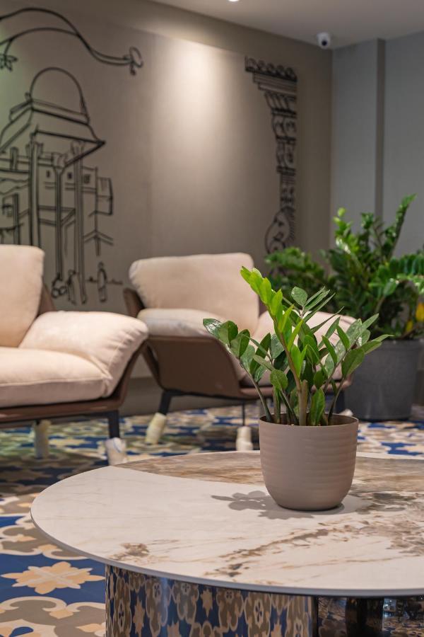 Republic Hotel 3*
