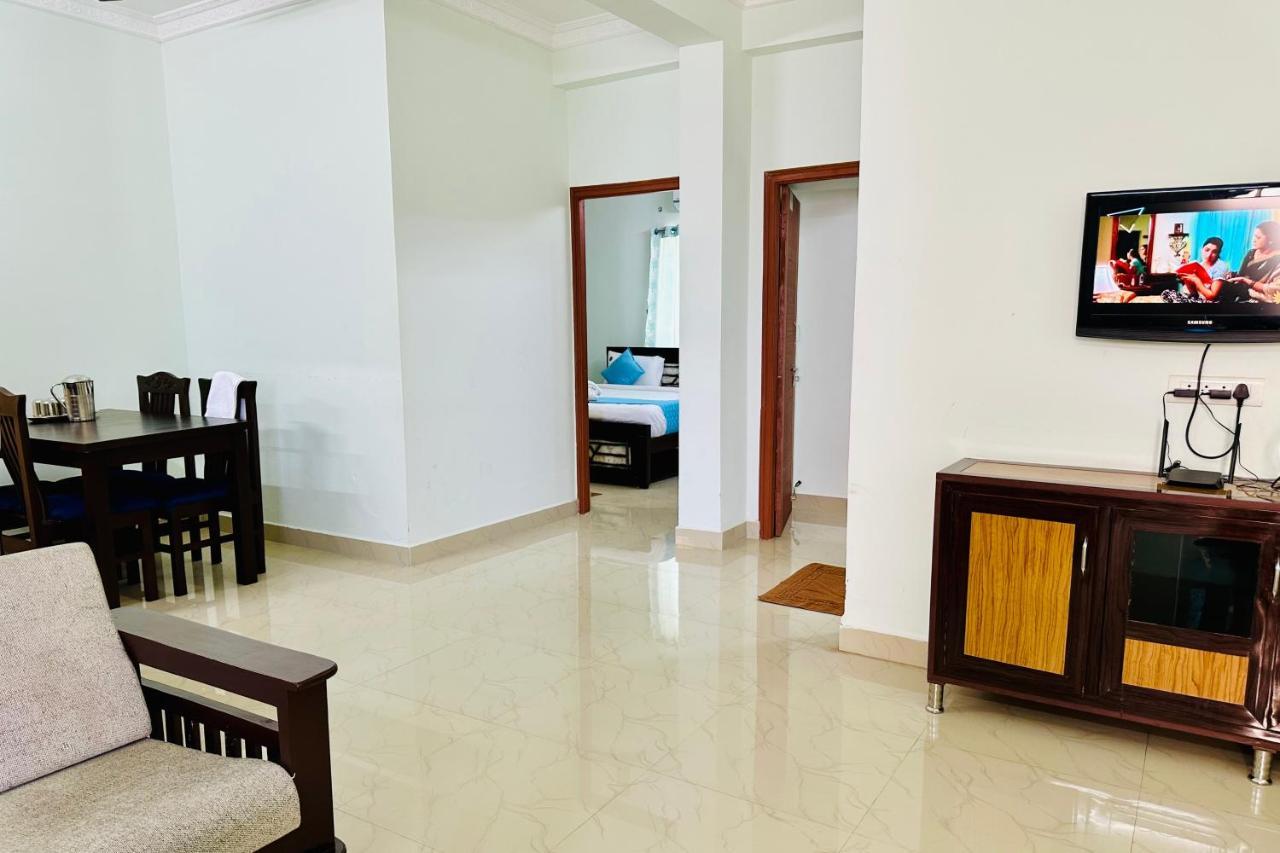 Truelife - Srs Residency - 2Bhk Ac Apartments For Families - 10 Minutes To Alipiri Gate By Direct Flyover - Walk To Ps4 Pure Veg Restaurant - Fast Wifi, Kitchen, Android Tv - 250 Jio Channels - Easy Access To Airport, Railway Station And To All Templ