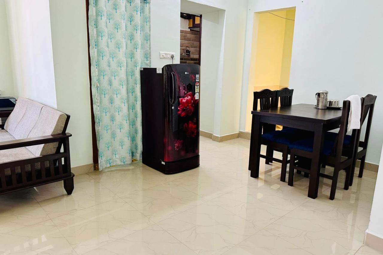 Apartment Truelife - Srs Residency - 2Bhk Ac Apartments For Families - 10 Minutes To Alipiri Gate By Direct Flyover - Walk To Ps4 Pure Veg Restaurant - Fast Wifi, Kitchen, Android Tv - 250 Jio Channels - Easy Access To Airport, Railway Station And To All Templ Tirupati